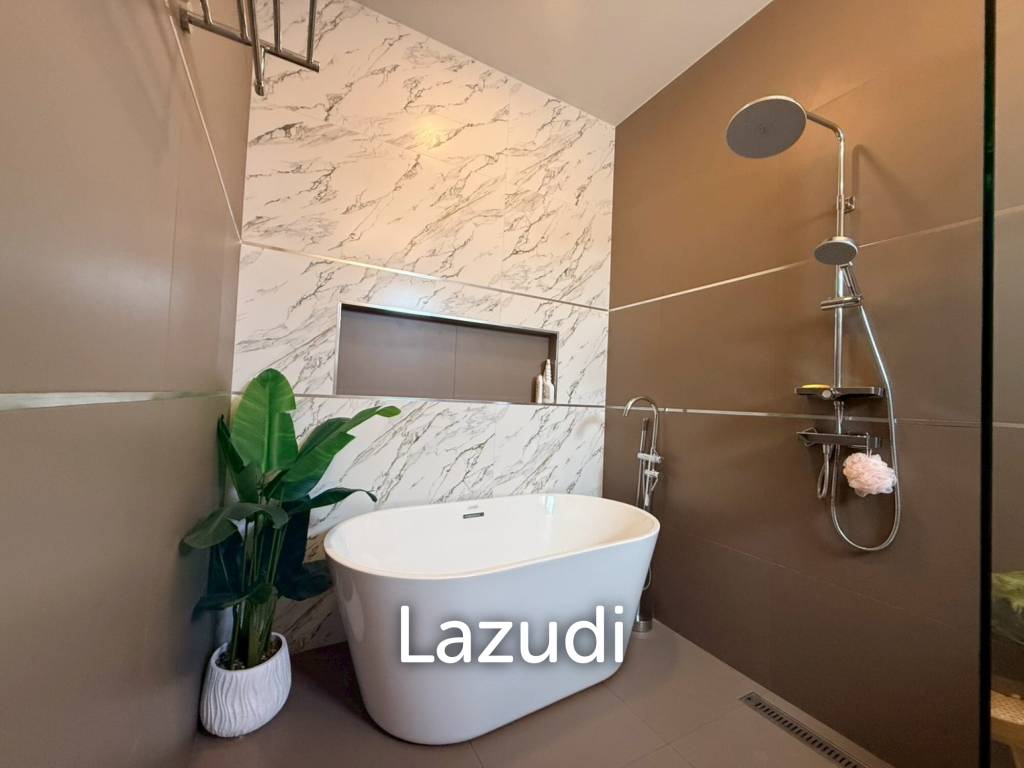 Luxury 4-Bedroom Pool Villa in Chaiyapron Withi, Pattaya