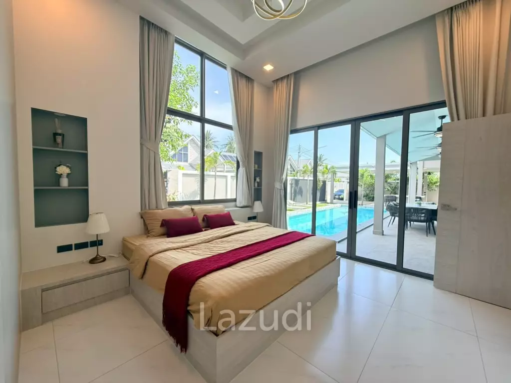 Luxury 4-Bedroom Pool Villa in Chaiyapron Withi, Pattaya