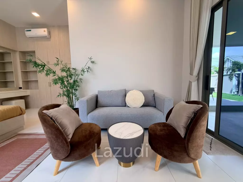 Luxury 4-Bedroom Pool Villa in Chaiyapron Withi, Pattaya