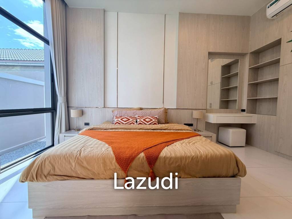 Luxury 4-Bedroom Pool Villa in Chaiyapron Withi, Pattaya