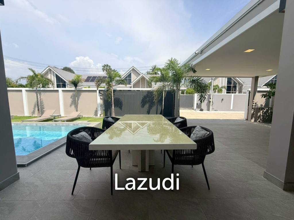 Luxury 4-Bedroom Pool Villa in Chaiyapron Withi, Pattaya