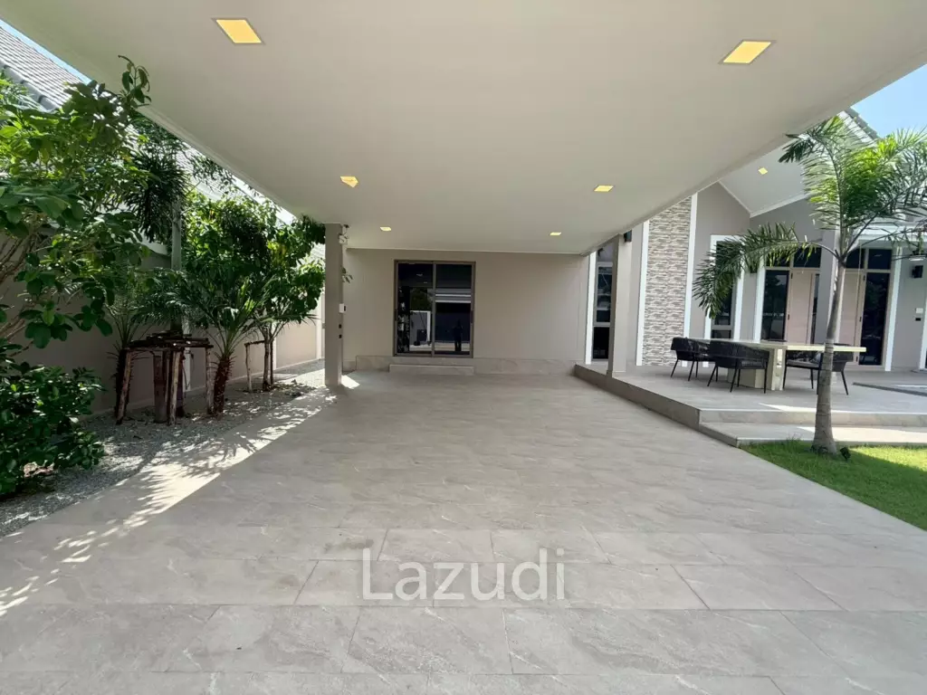 Luxury 4-Bedroom Pool Villa in Chaiyapron Withi, Pattaya