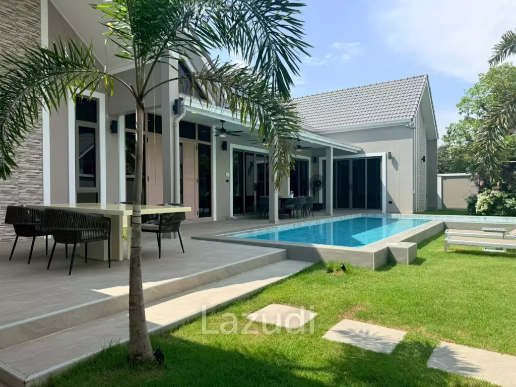 Luxury 4-Bedroom Pool Villa in Chaiyapron Withi, Pattaya