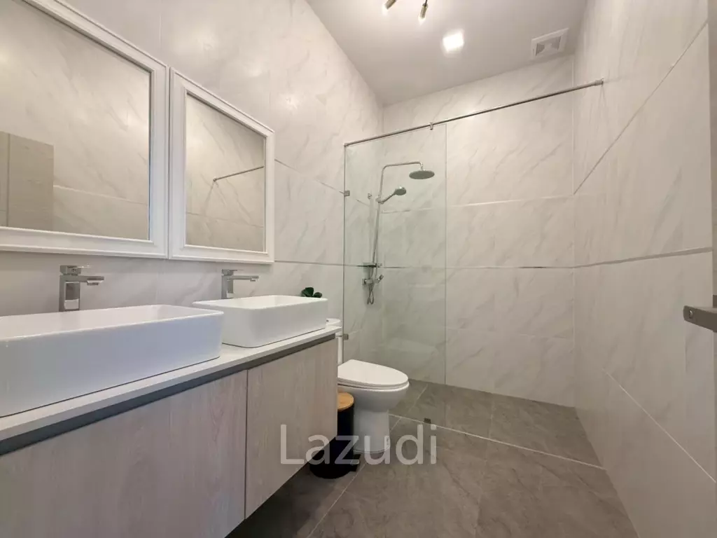 Luxury 4-Bedroom Pool Villa in Chaiyapron Withi, Pattaya