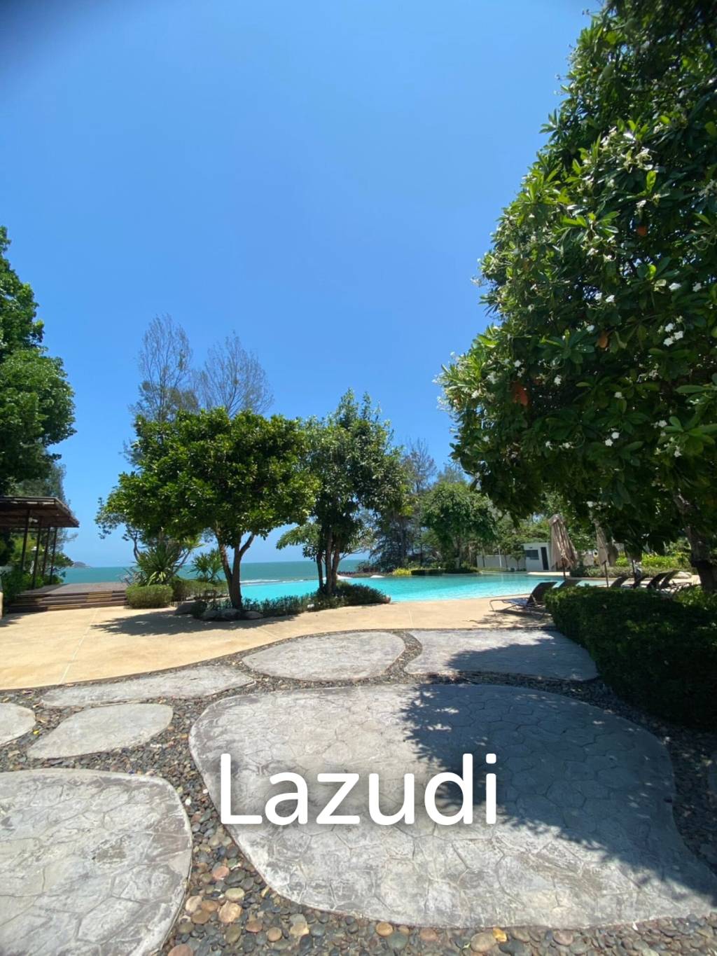 Baan Nub Kluen : Landscaped Gardens And Beach Access