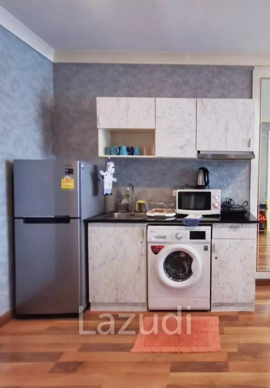 My Resort Condo : Near Cicada market - walking Distance To The Beach