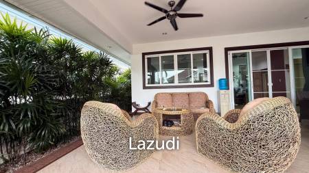 Large 2 bed 2 bath villa minutes from Pranburi beach