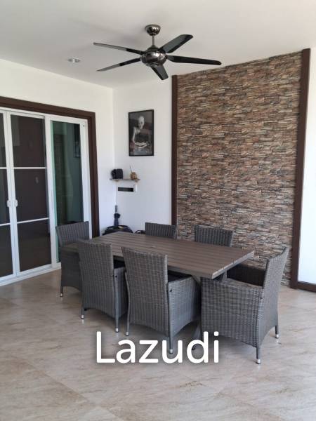 Large 2 bed 2 bath villa minutes from Pranburi beach