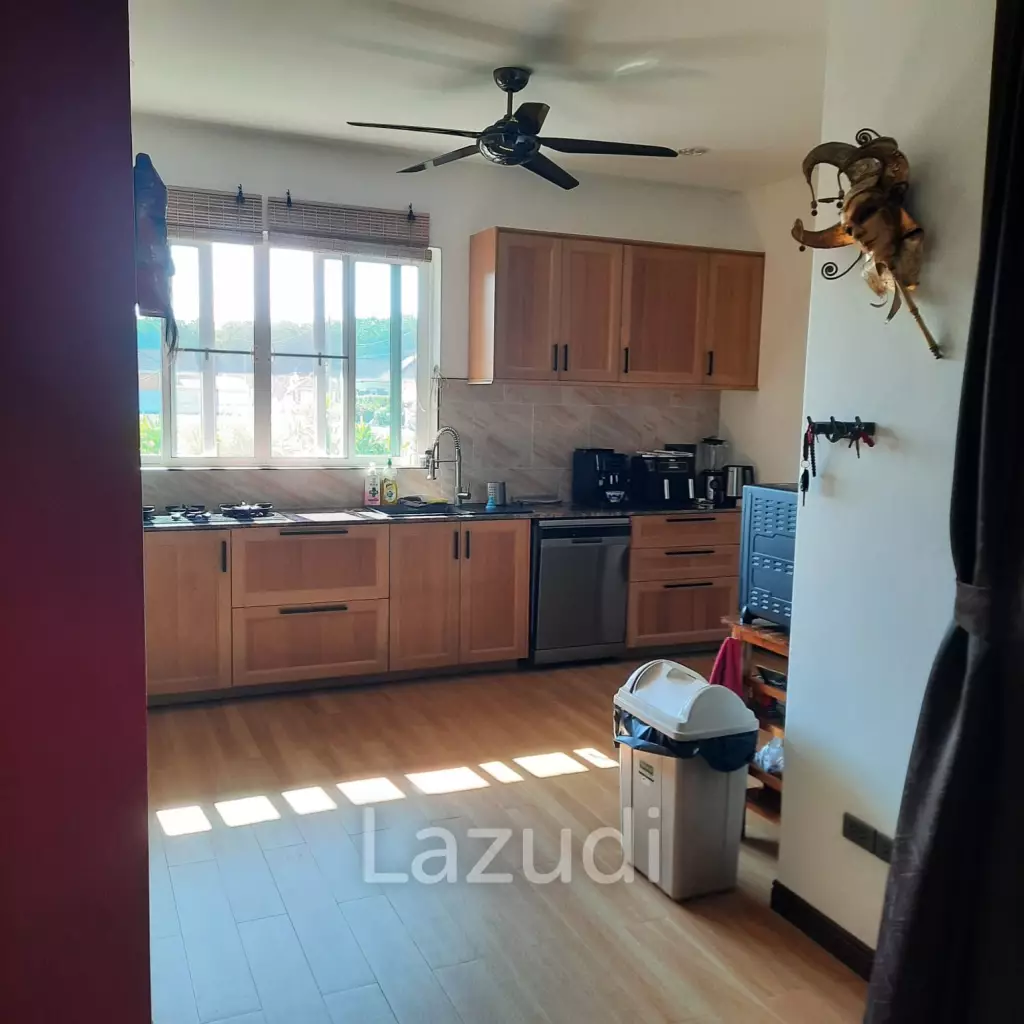 Large 2 bed 2 bath villa minutes from Pranburi beach