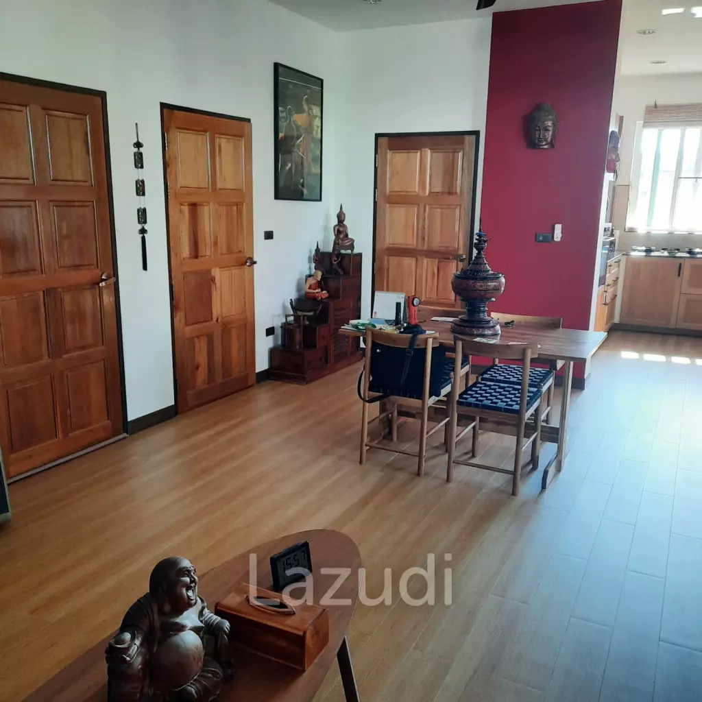 Large 2 bed 2 bath villa minutes from Pranburi beach