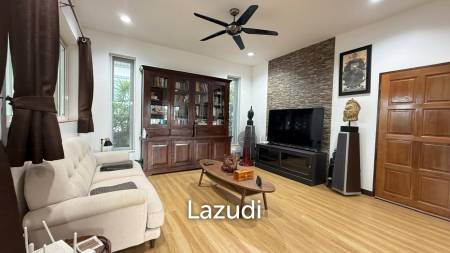 Large 2 bed 2 bath villa minutes from Pranburi beach