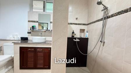 Large 2 bed 2 bath villa minutes from Pranburi beach
