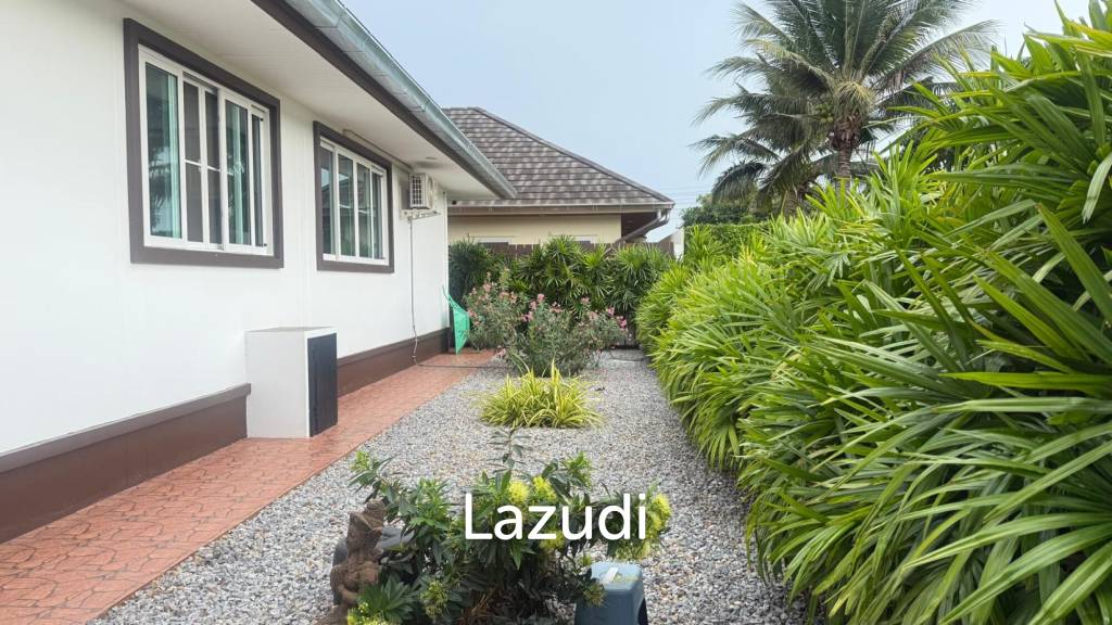 Large 2 bed 2 bath villa minutes from Pranburi beach
