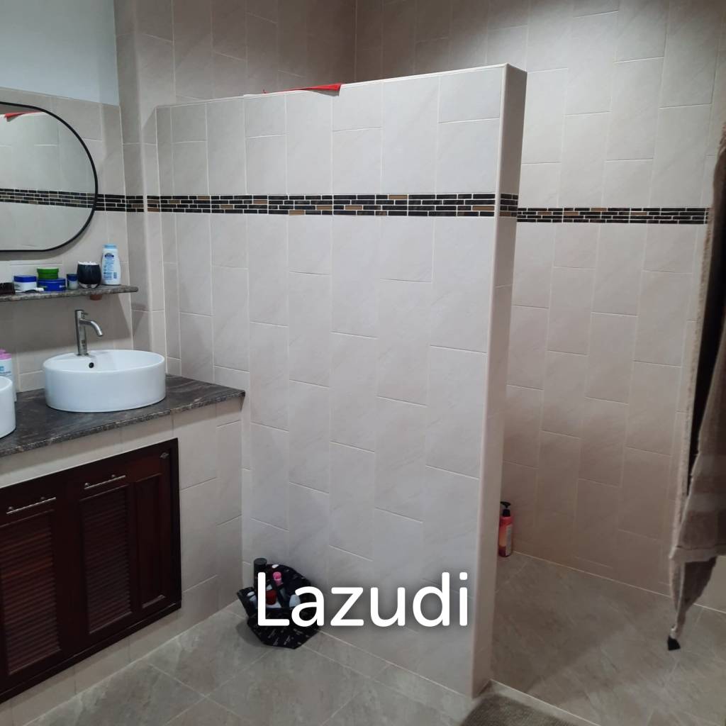 Large 2 bed 2 bath villa minutes from Pranburi beach