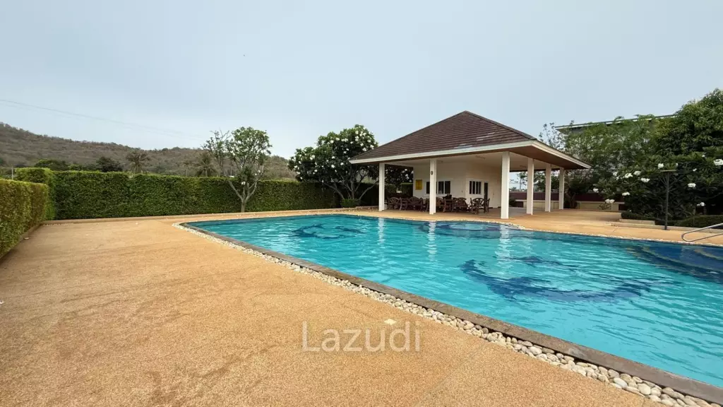 Large 2 bed 2 bath villa minutes from Pranburi beach