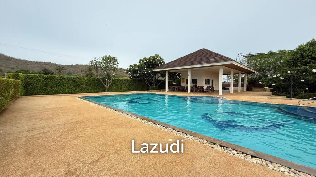 Large 2 bed 2 bath villa minutes from Pranburi beach