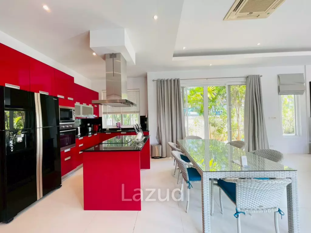 Waterside Red Mountain: Luxury 5-Bed Private Pool Villa