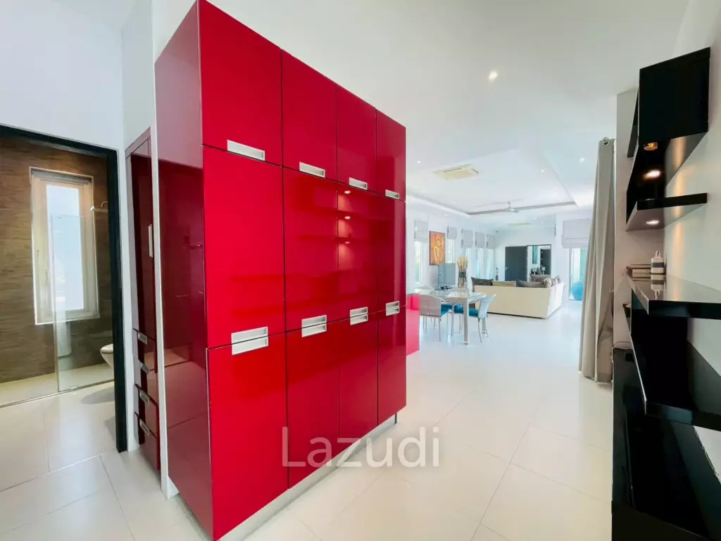 Waterside Red Mountain: Luxury 5-Bed Private Pool Villa