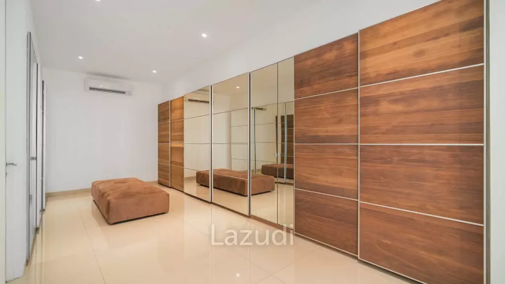 Luxury 4 Bedroom Villa for Sale in Jimbaran with Rooftop Private Pool