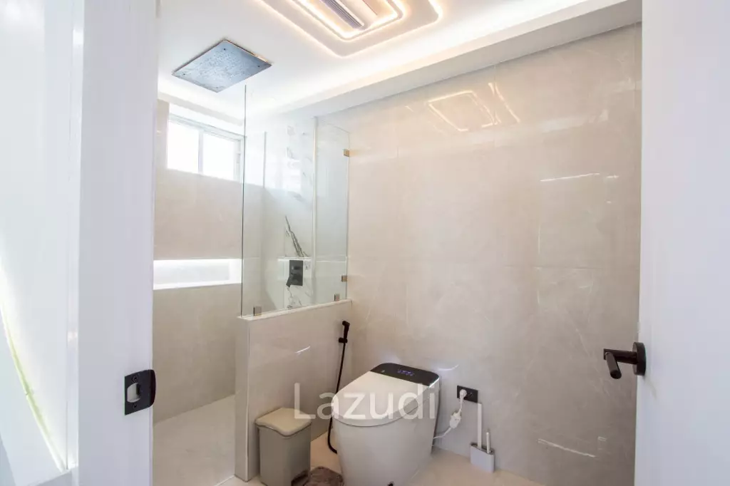 ห้องชุดสุดหรู 2 ห้องนอน ที่วิวทะเล 7 จอมเทียน
