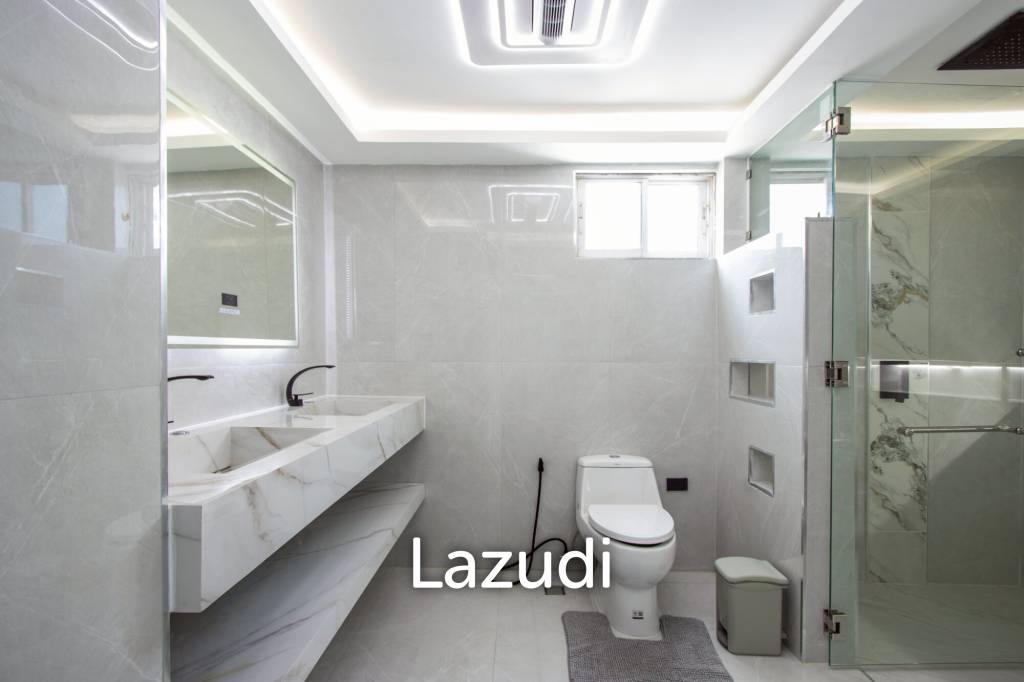 ห้องชุดสุดหรู 2 ห้องนอน ที่วิวทะเล 7 จอมเทียน