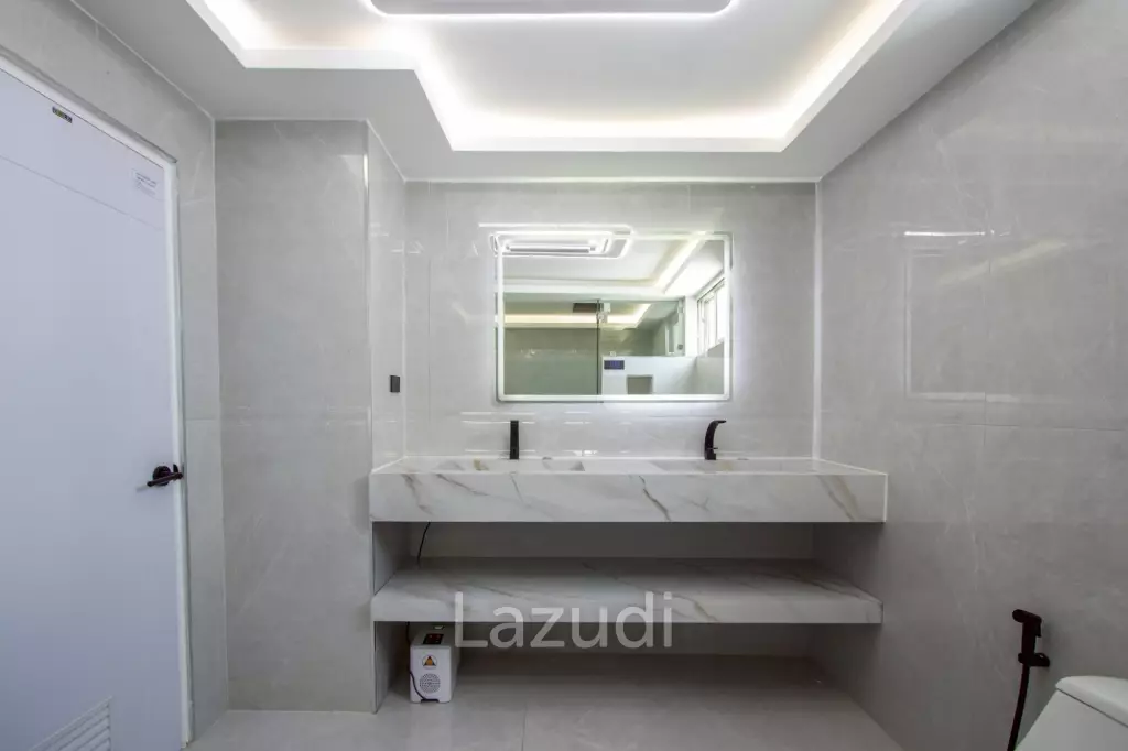 ห้องชุดสุดหรู 2 ห้องนอน ที่วิวทะเล 7 จอมเทียน