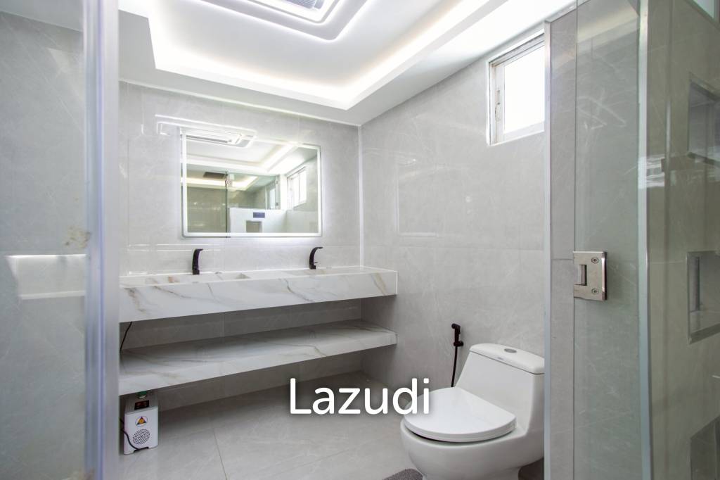 ห้องชุดสุดหรู 2 ห้องนอน ที่วิวทะเล 7 จอมเทียน