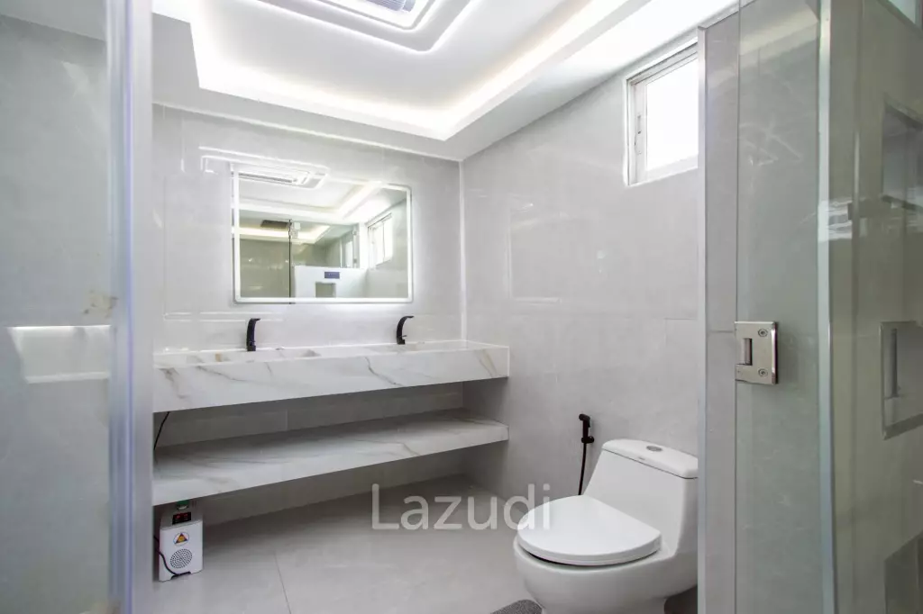 ห้องชุดสุดหรู 2 ห้องนอน ที่วิวทะเล 7 จอมเทียน
