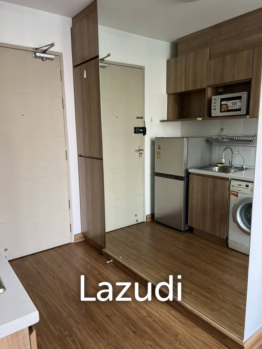 Modern 30.5 sqm 1 bedroom condo on 11th floor at Ideo Mix Sukhumvit 103 Bangna Bangkok