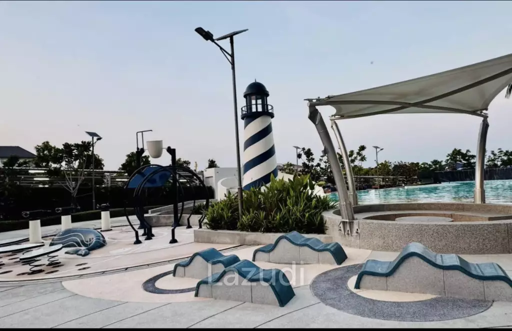Blue Whale Condo : "Close to everything" - City & Sea View.