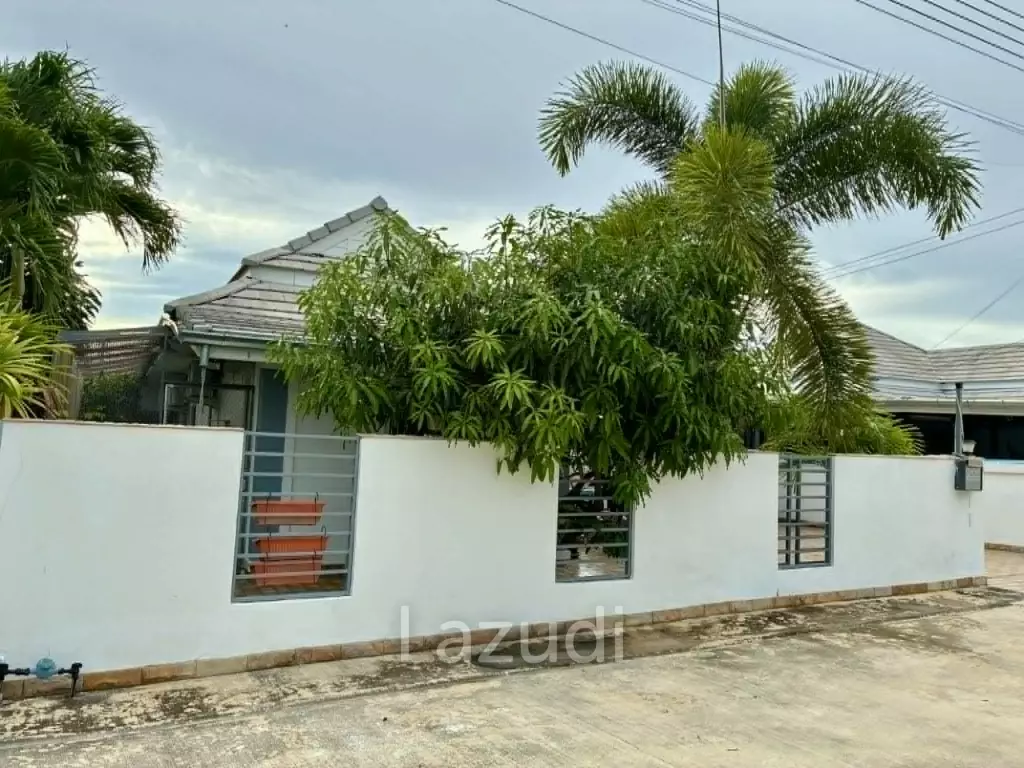 Modern 3-Bedroom Pool Villa for Sale in Hua Hin Soi 88