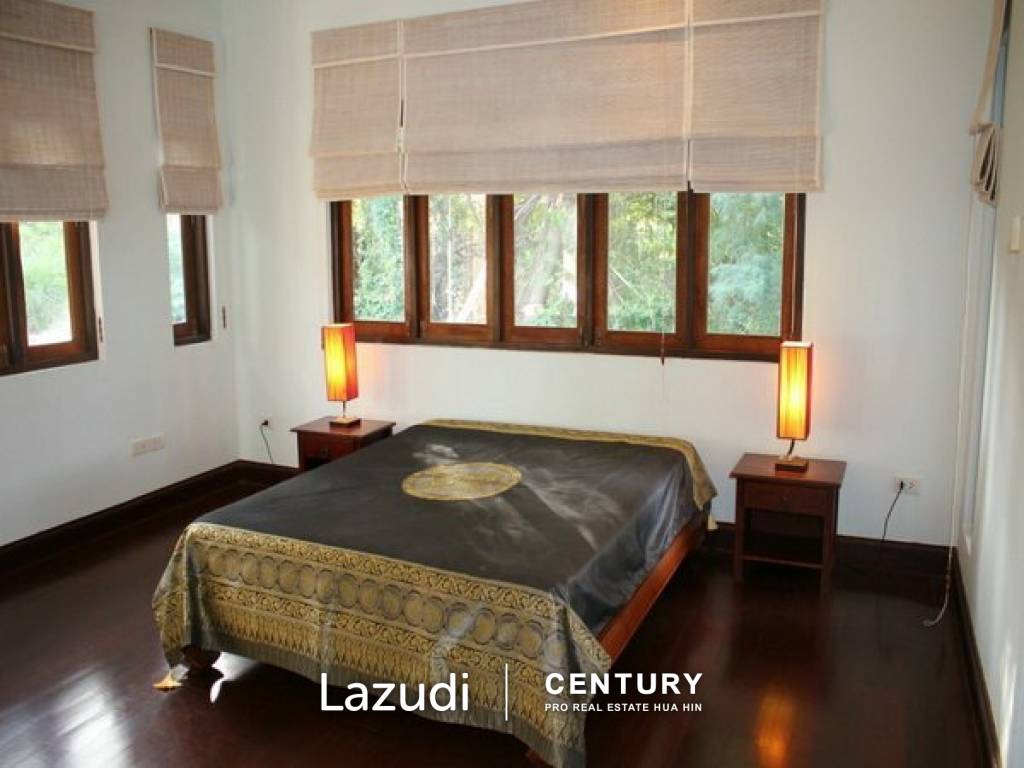 WHITE LOTUS 1 : Luxury 5 Bed Balinese Style Pool Villa