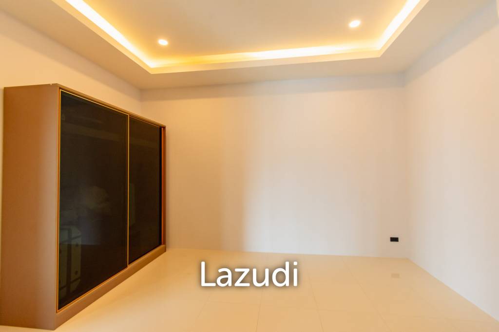 STUNNING MODERN 6 BED POOL VILLA