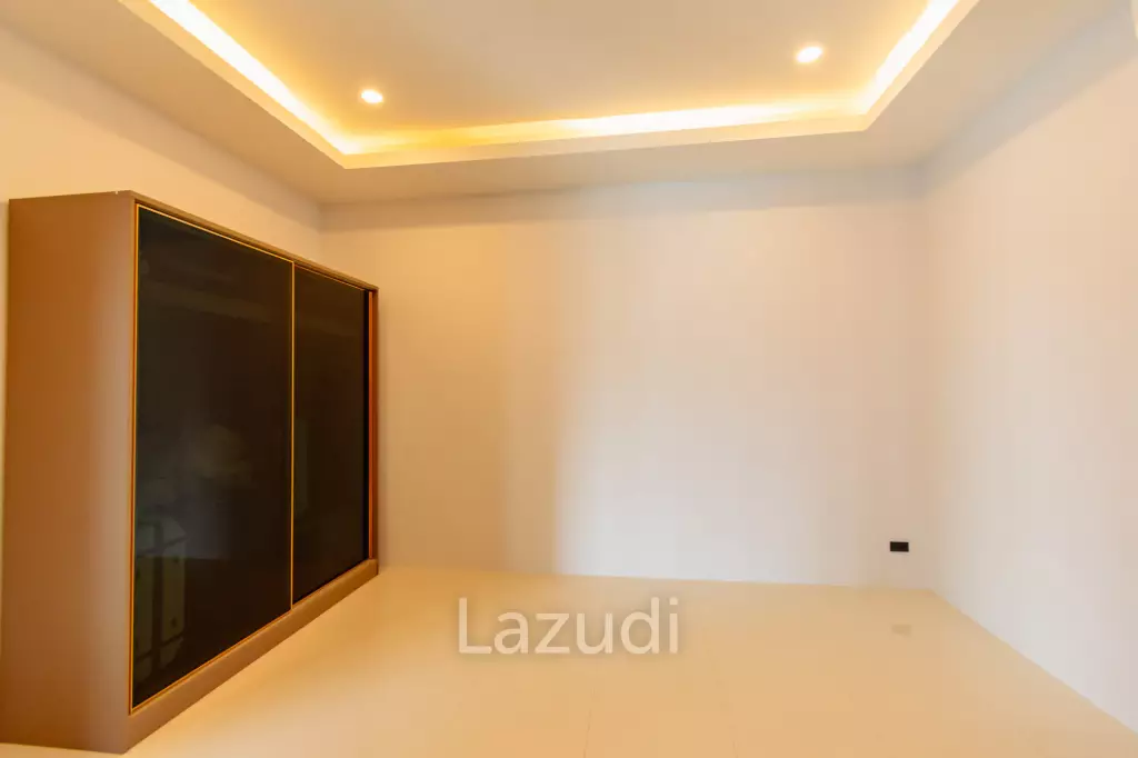 DESTINY : STUNNING MODERN 6 BED POOL VILLA