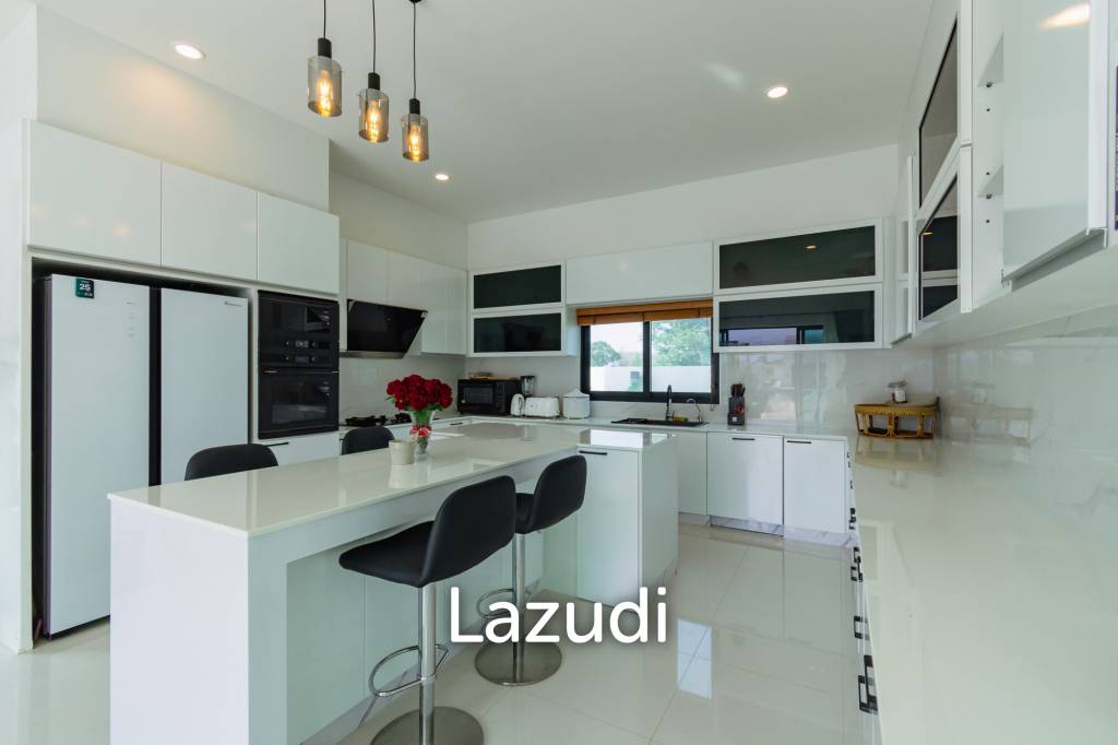 STUNNING MODERN 6 BED POOL VILLA