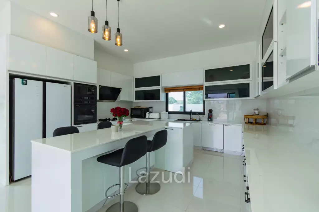 DESTINY : STUNNING MODERN 6 BED POOL VILLA