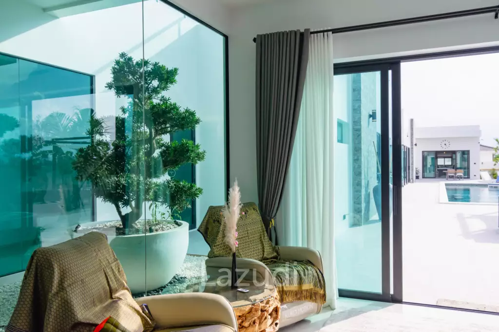 DESTINY : STUNNING MODERN 6 BED POOL VILLA