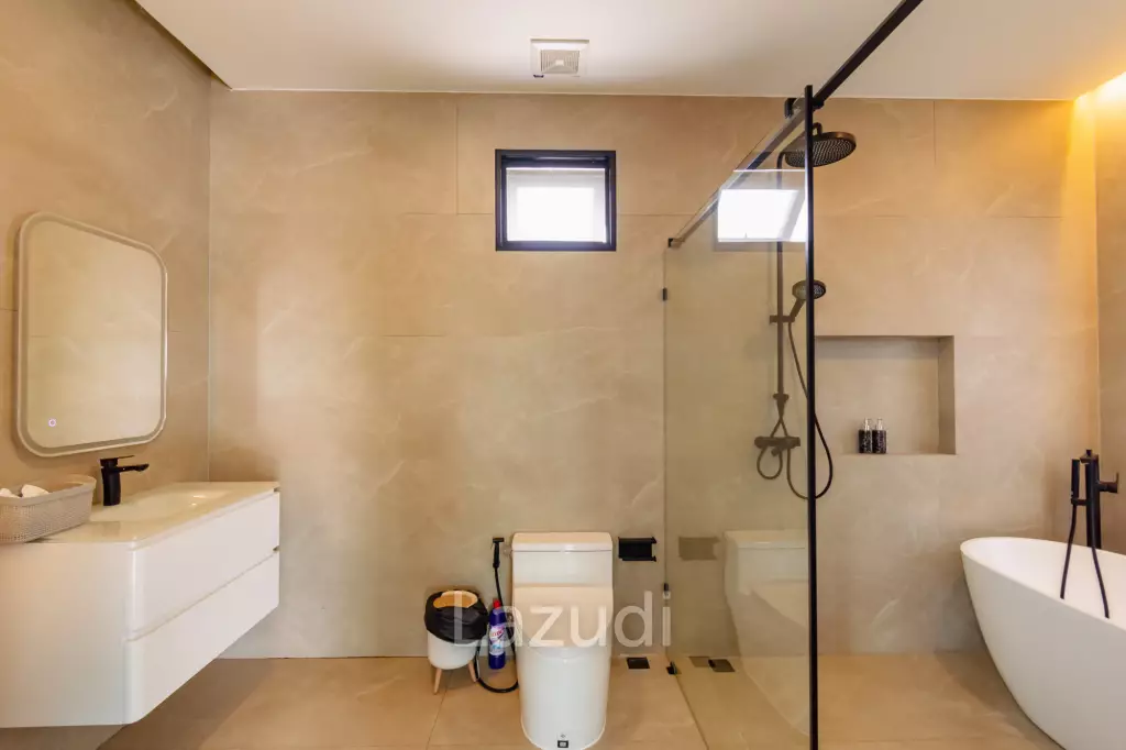 DESTINY : STUNNING MODERN 6 BED POOL VILLA