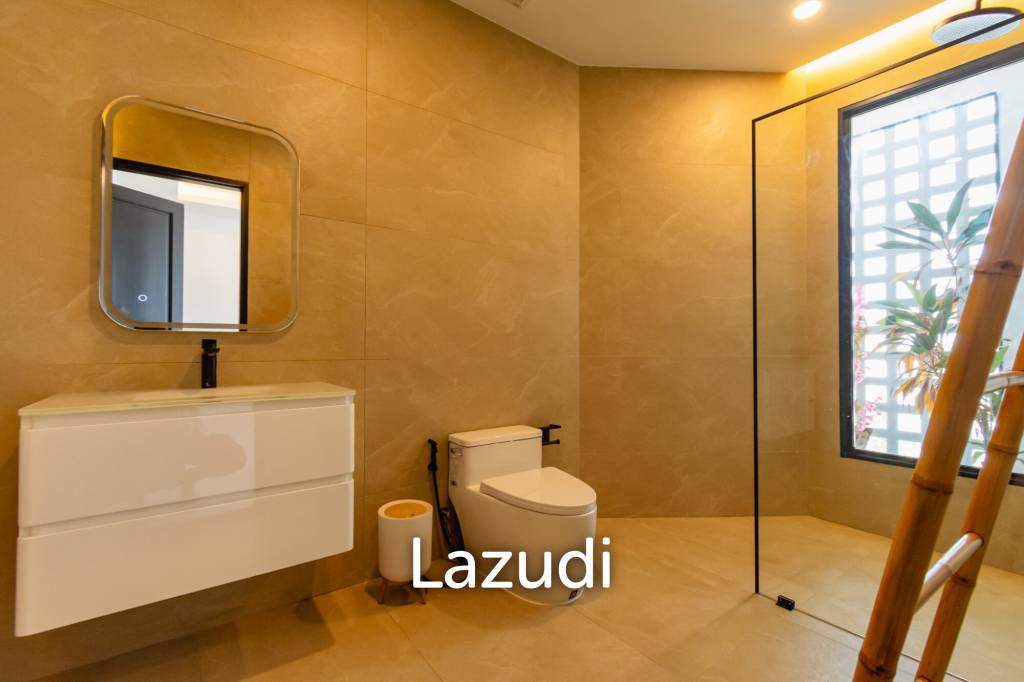 STUNNING MODERN 6 BED POOL VILLA