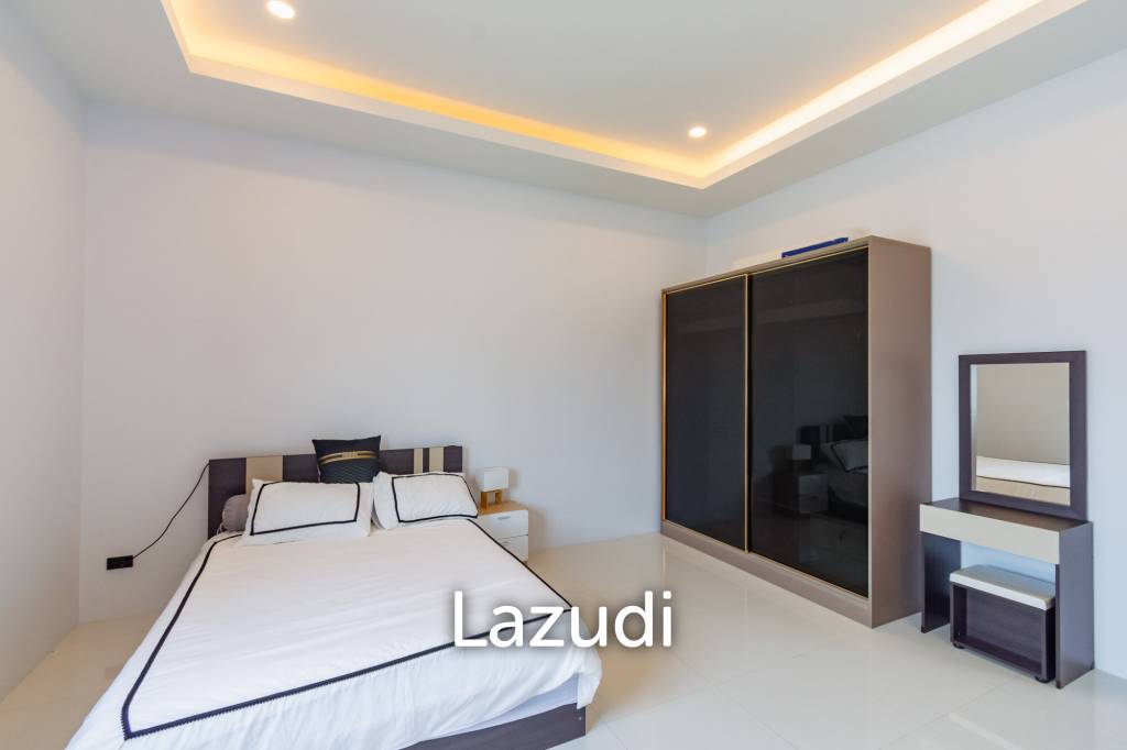 STUNNING MODERN 6 BED POOL VILLA