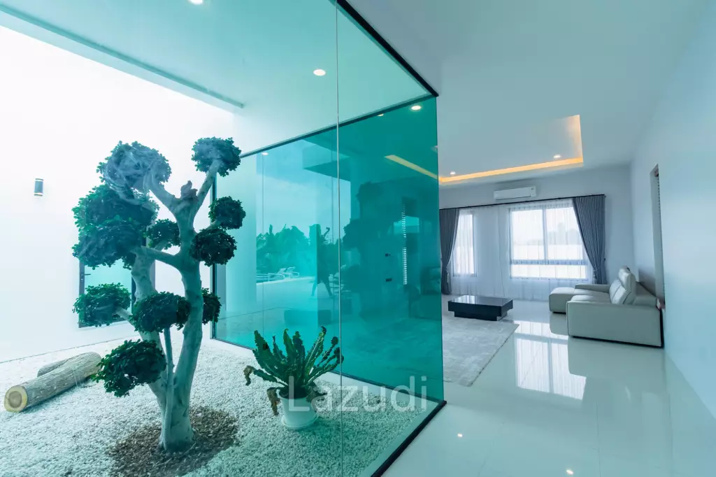 DESTINY : STUNNING MODERN 6 BED POOL VILLA