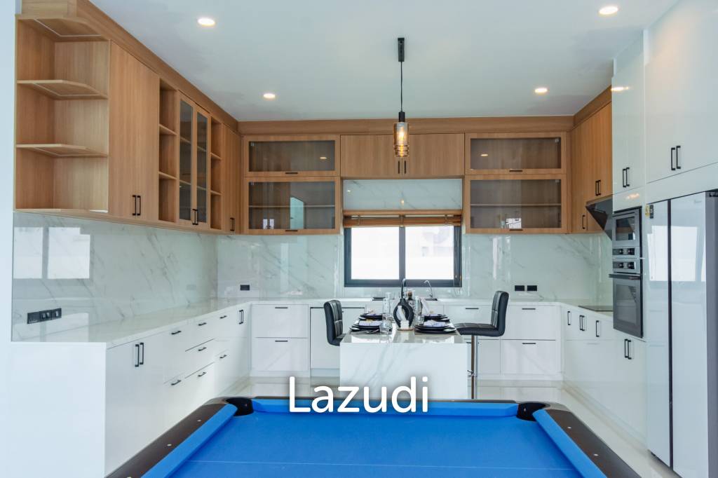 STUNNING MODERN 6 BED POOL VILLA