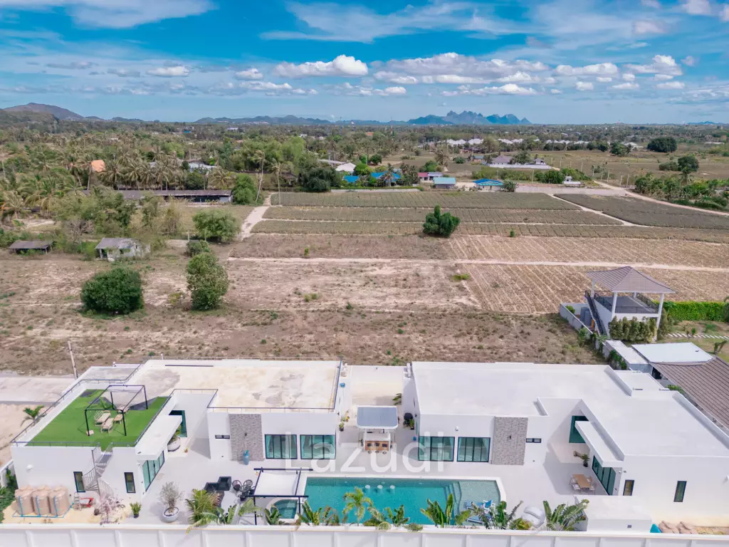 DESTINY : STUNNING MODERN 6 BED POOL VILLA