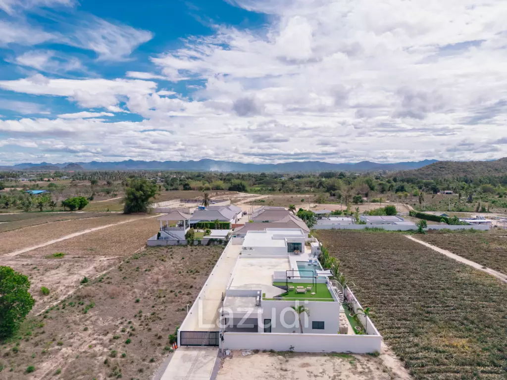 DESTINY : STUNNING MODERN 6 BED POOL VILLA