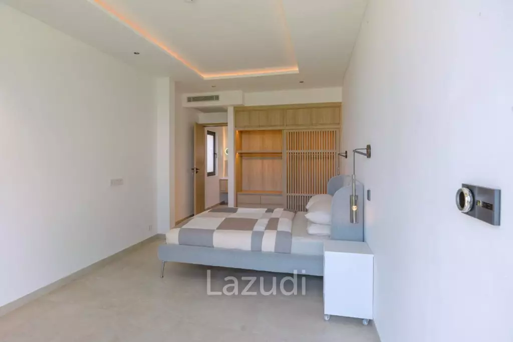 Five Bedroom High-Tech Smart Villa in Pererenan (Tumbak Bayuh) - Freehold