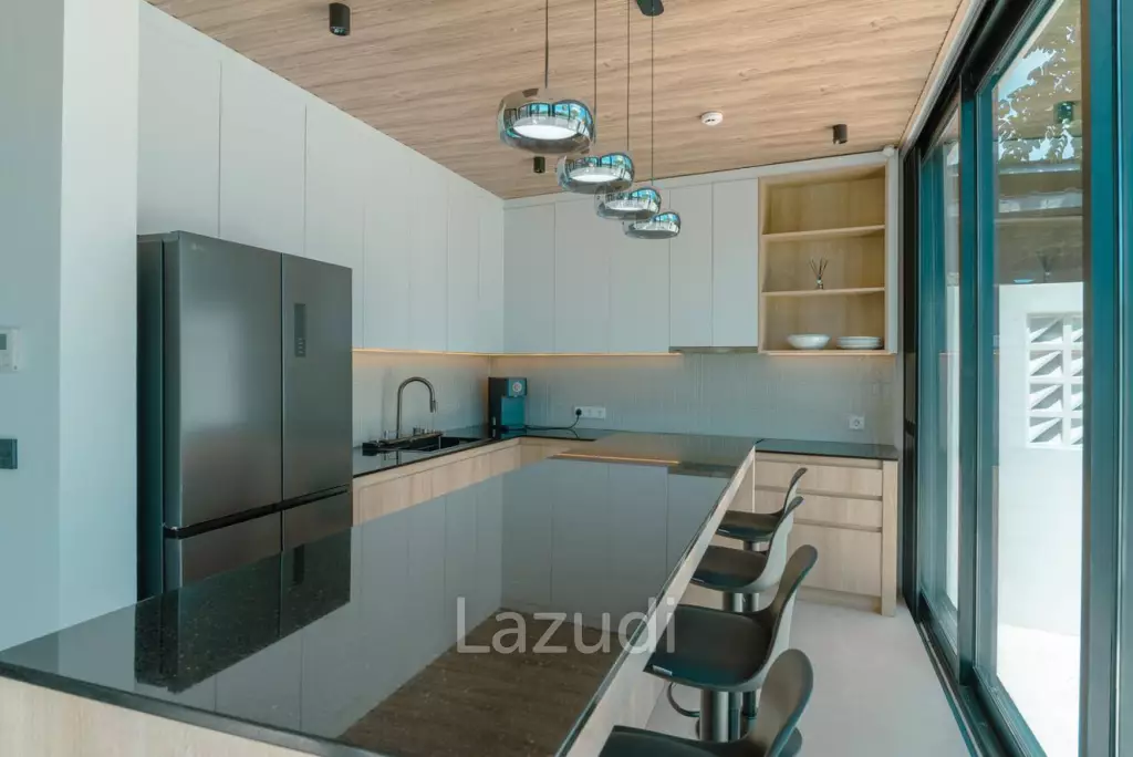 Five Bedroom High-Tech Smart Villa in Pererenan (Tumbak Bayuh) - Freehold