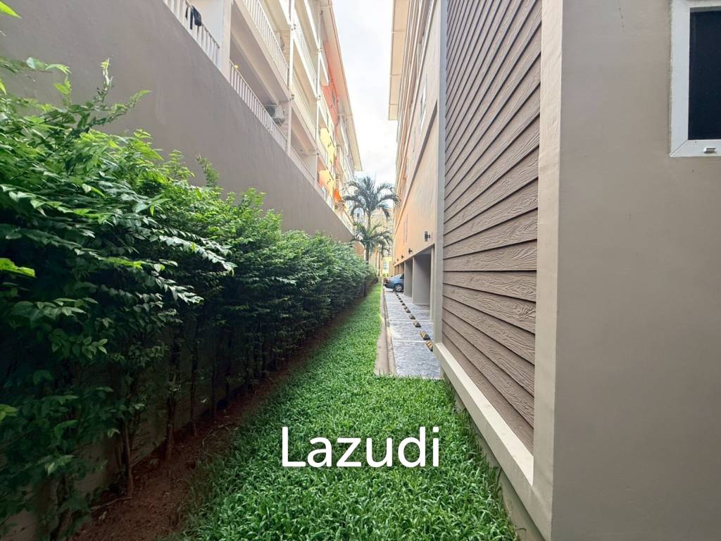 Exceptional Double-Plot Residence for Sale Pruksa Nara