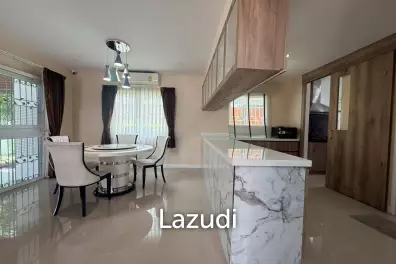 Exceptional Double-Plot Residence for Sale Pruksa Nara