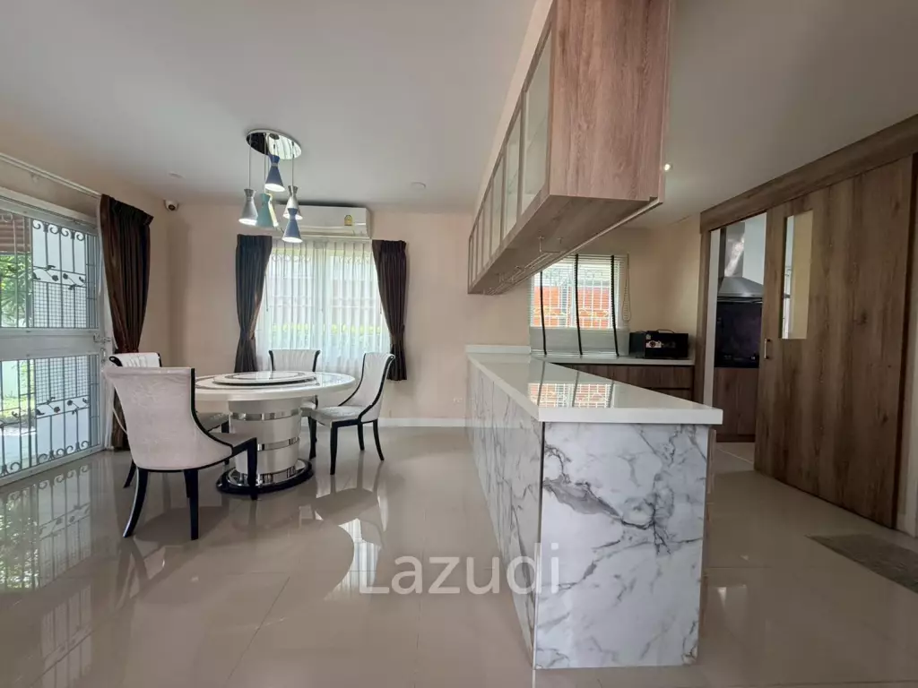 Exceptional Double-Plot Residence for Sale Pruksa Nara