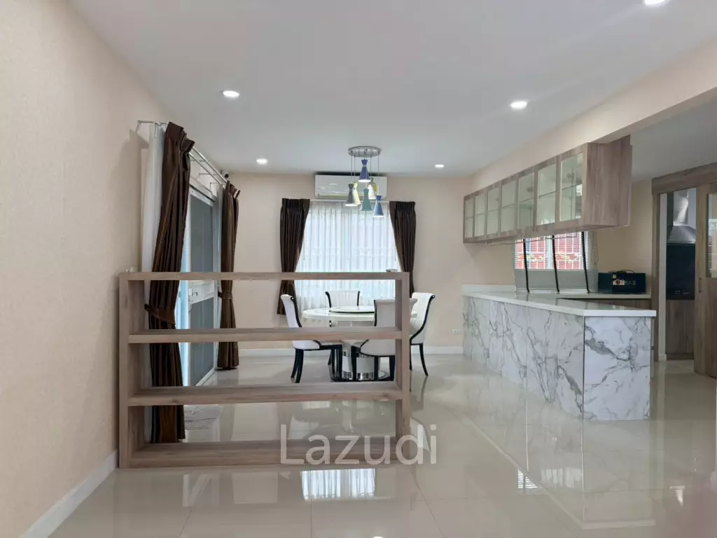 Exceptional Double-Plot Residence for Sale Pruksa Nara
